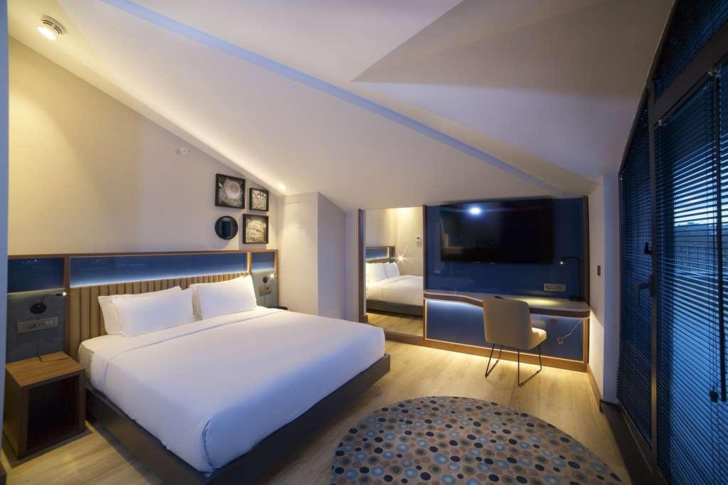 Hampton By Hilton Istanbul Old City Room photo
