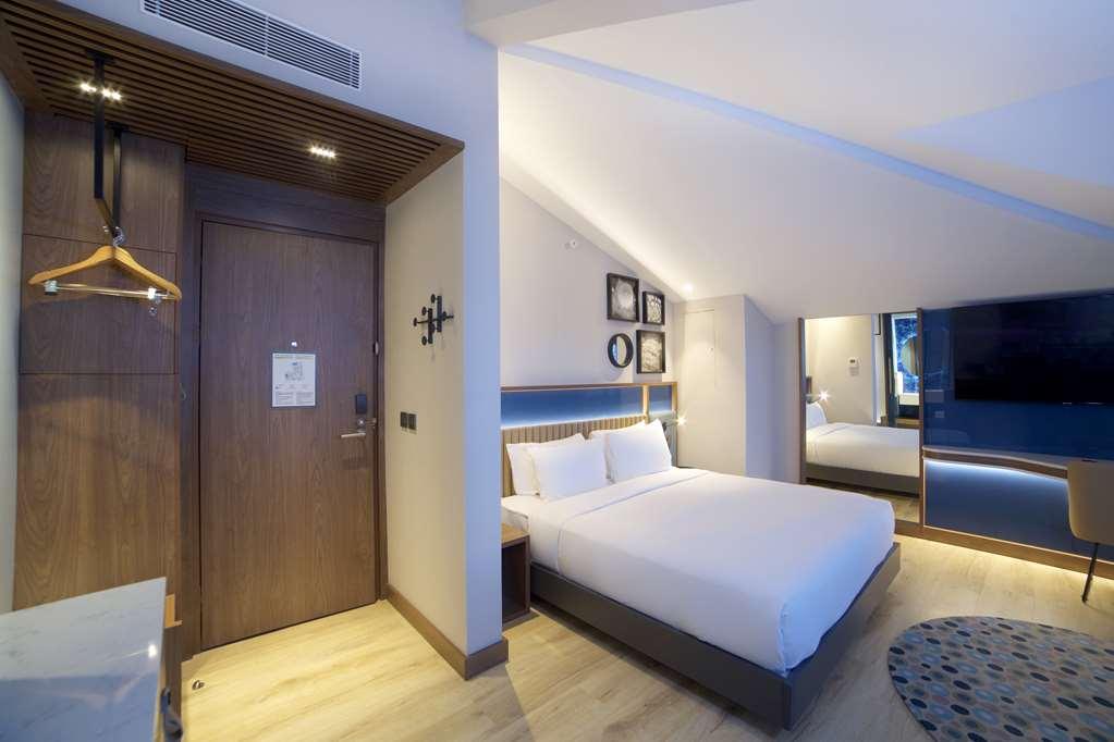 Hampton By Hilton Istanbul Old City Room photo